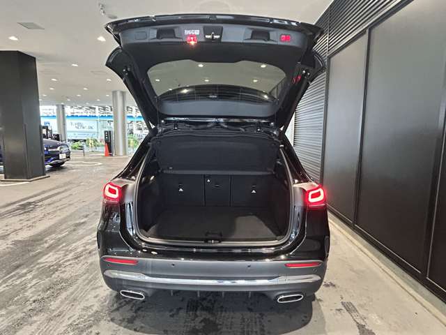 Mercedes-Benz GLA-Class 6