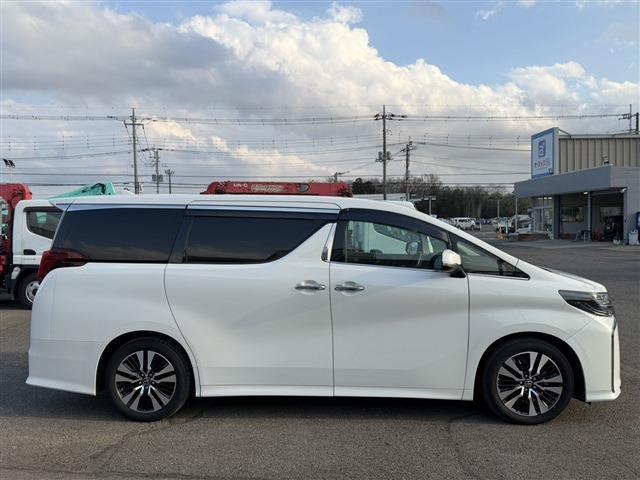 Toyota Alphard 12