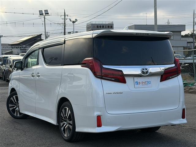 Toyota Alphard 9