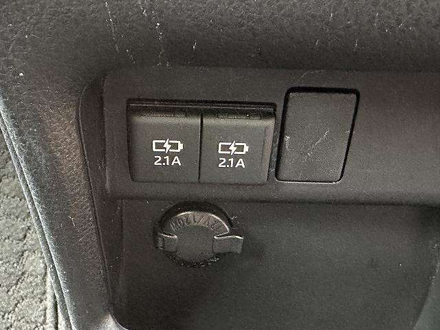 Toyota Esquire 12