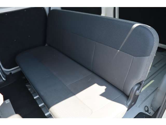 Mitsubishi Delica Van 11