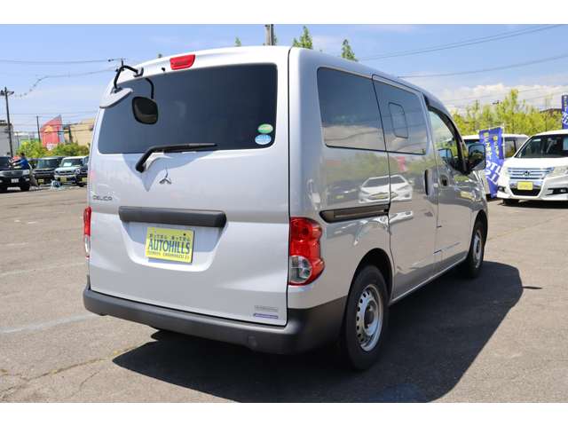 Mitsubishi Delica Van 6