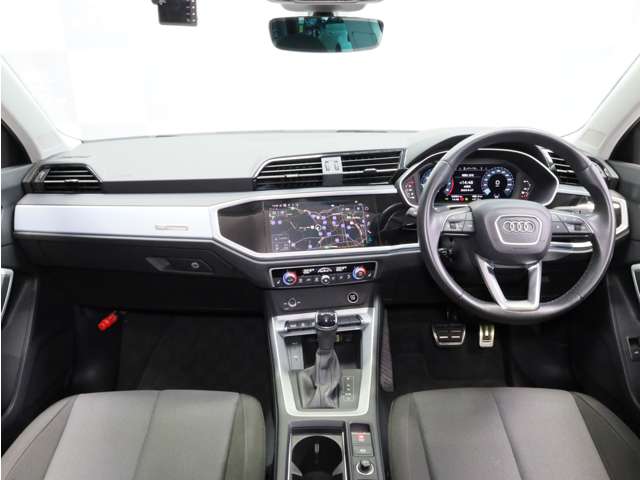 Audi Q3 8