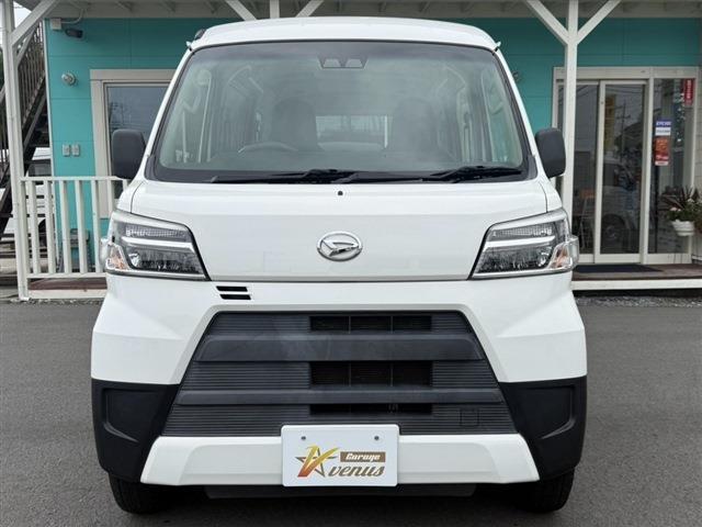Daihatsu Hijet Cargo 11