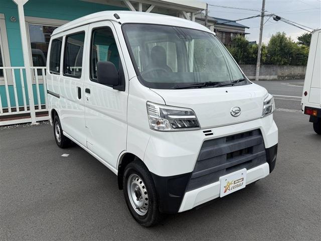 Daihatsu Hijet Cargo 12