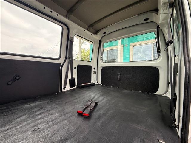 Daihatsu Hijet Cargo 4