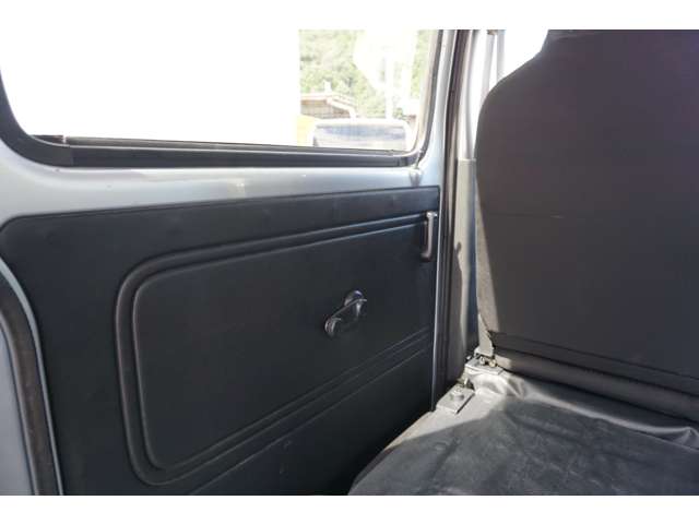 Daihatsu Hijet Cargo 12