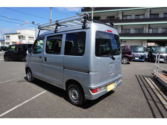 Daihatsu Hijet Cargo 6