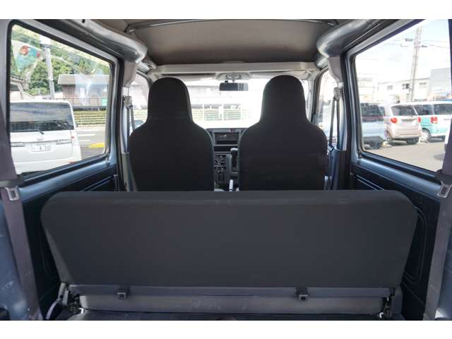 Daihatsu Hijet Cargo 8
