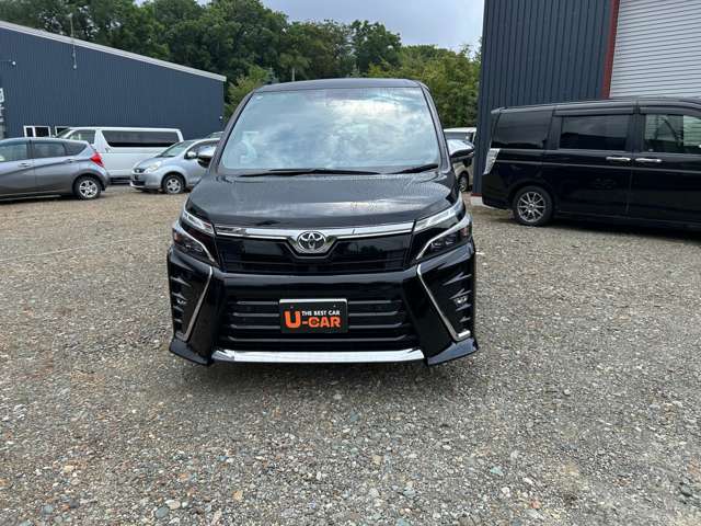 Toyota Voxy 6