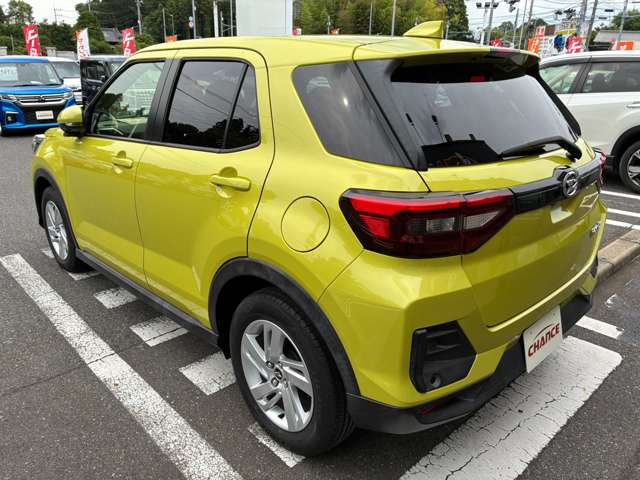 Daihatsu Rocky 11