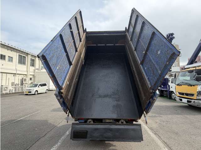 Isuzu Elf 4