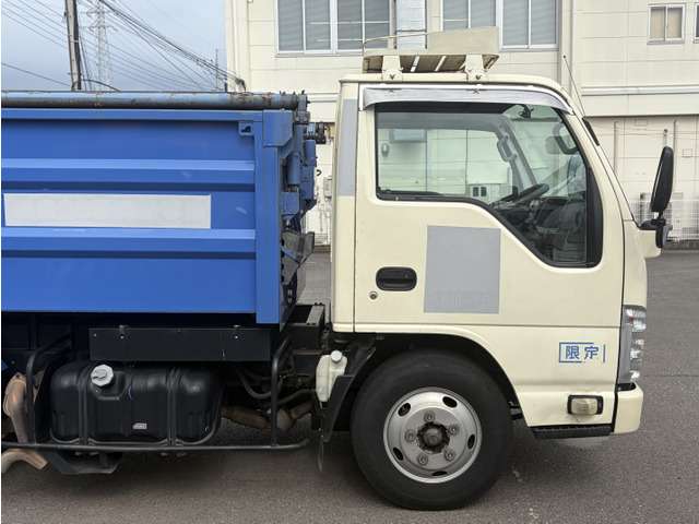 Isuzu Elf 8