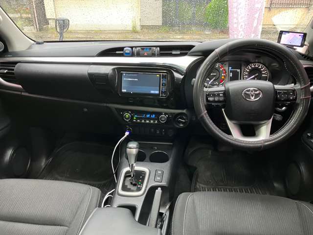Toyota Hilux 8