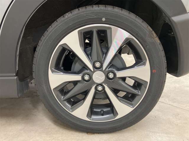 Mitsubishi eK X 12