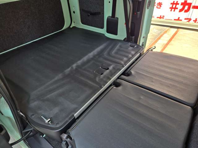 Daihatsu Hijet Cargo 11