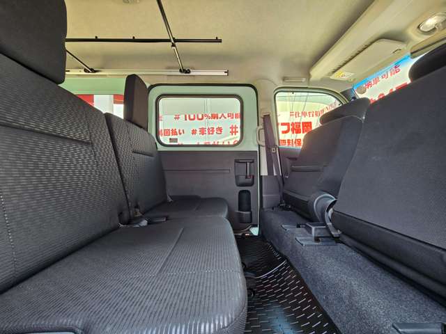 Daihatsu Hijet Cargo 12