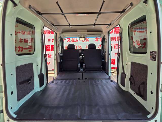Daihatsu Hijet Cargo 10