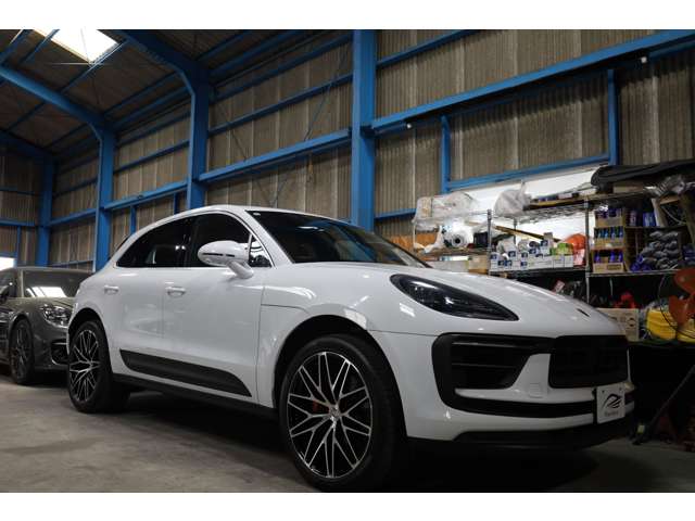 Porsche Macan 4