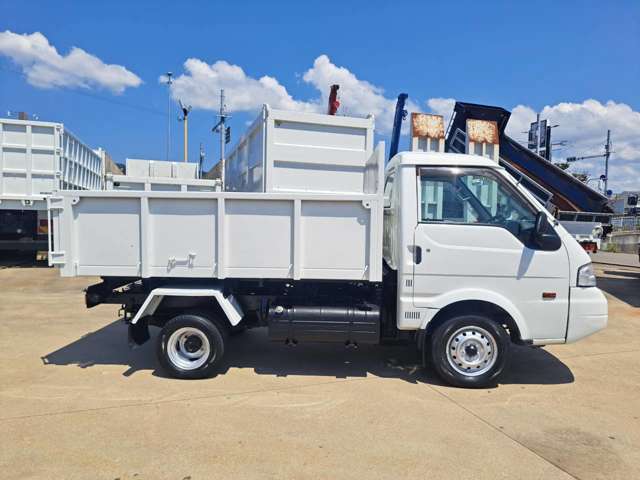 Mazda Bongo Truck 5