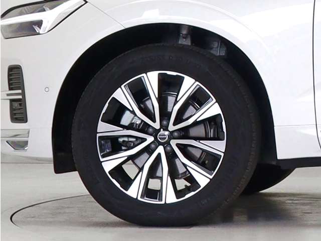 Volvo XC60 8