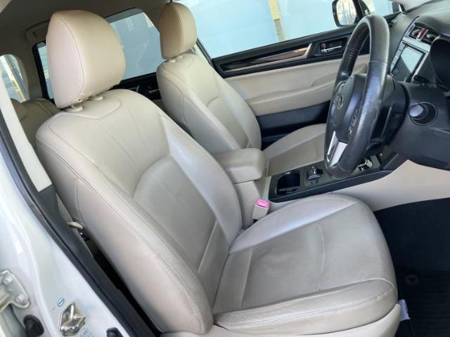 Subaru Legacy Outback 2