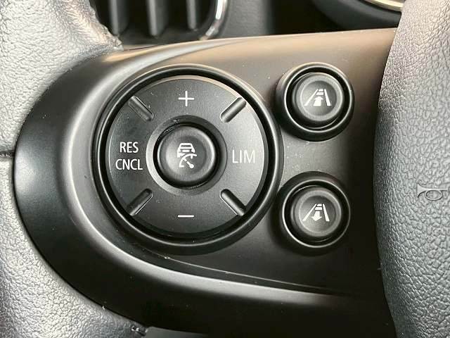 MINI Crossover 8