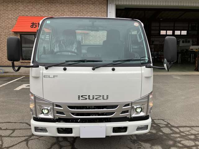 Isuzu Elf 12