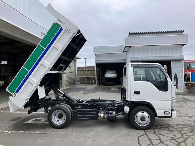 Isuzu Elf 4