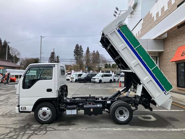 Isuzu Elf 8