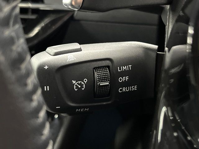 Peugeot SUV 2008 4