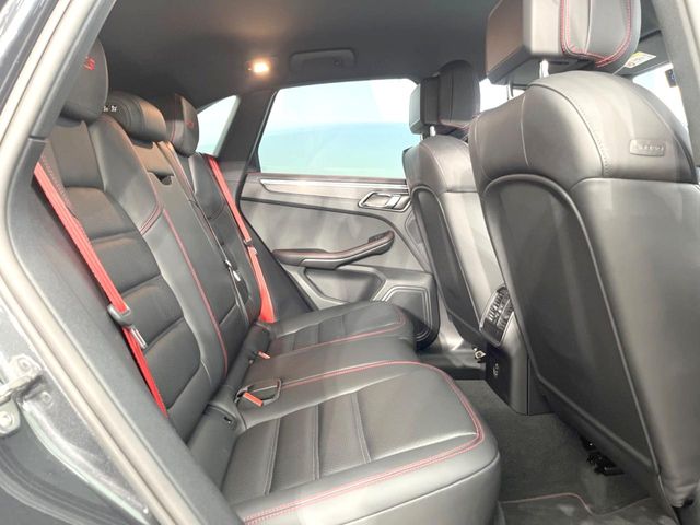 Porsche Macan 11