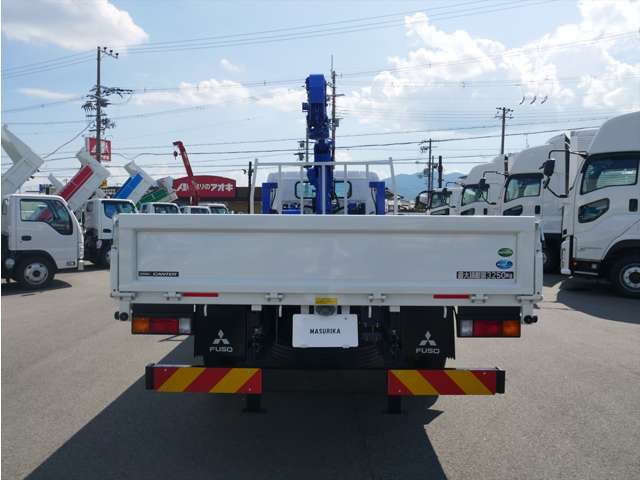Mitsubishi Fuso Canter 7