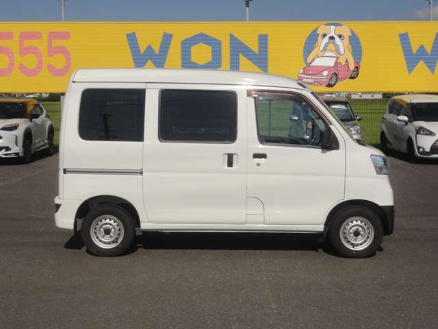 Daihatsu Hijet Cargo 6