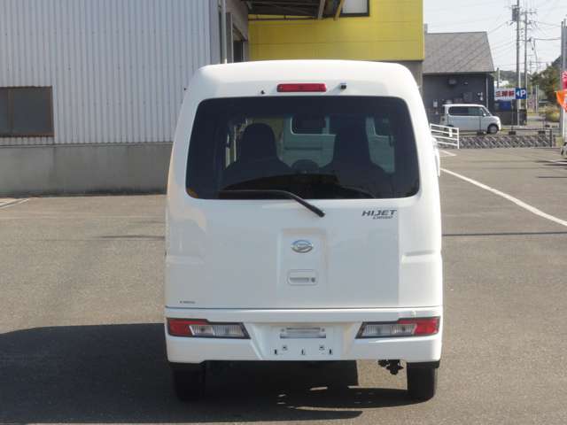 Daihatsu Hijet Cargo 8