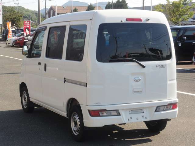 Daihatsu Hijet Cargo 9