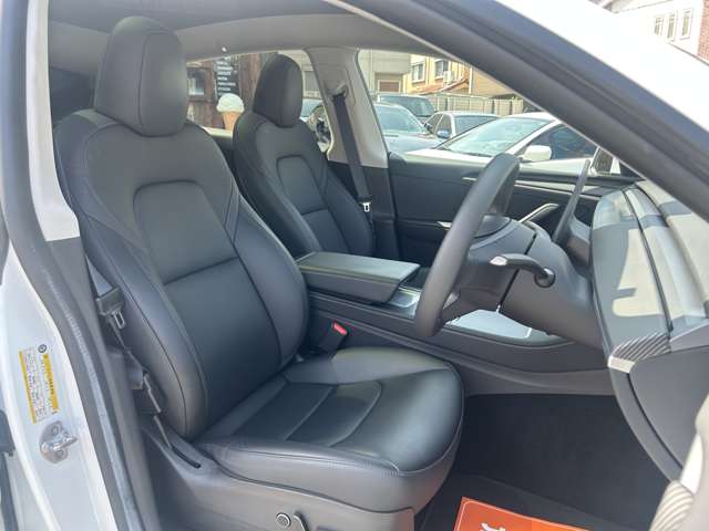 Tesla Model Y 5