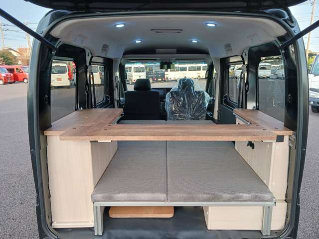 Daihatsu Hijet Cargo 12
