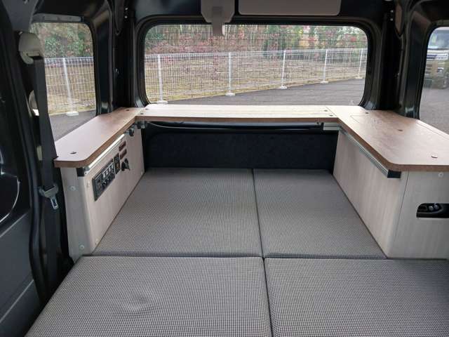 Daihatsu Hijet Cargo 2