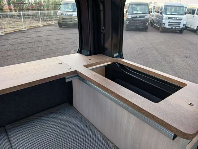 Daihatsu Hijet Cargo 7