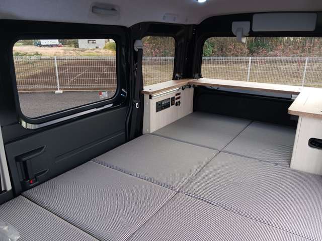Daihatsu Hijet Cargo 10