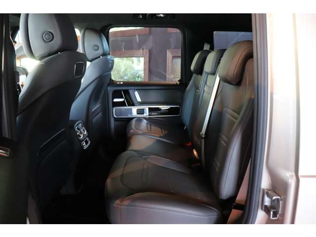 Mercedes-Benz G-Class 12