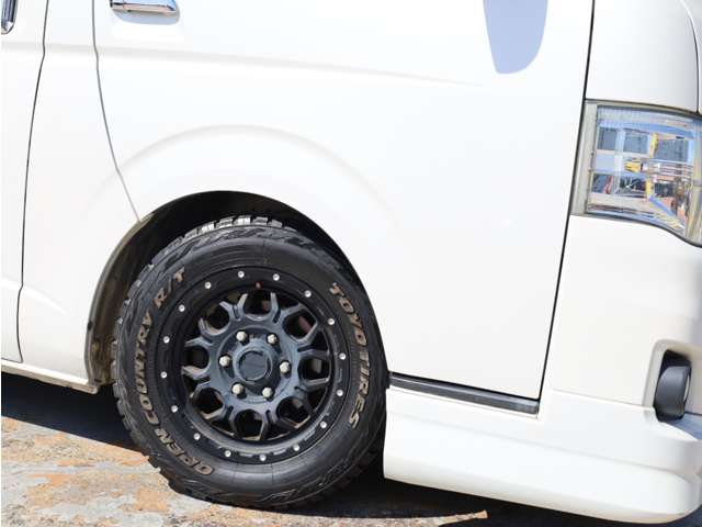 Toyota Hiace Van 11