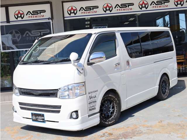Toyota Hiace Van 3