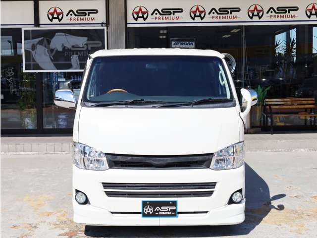 Toyota Hiace Van 6