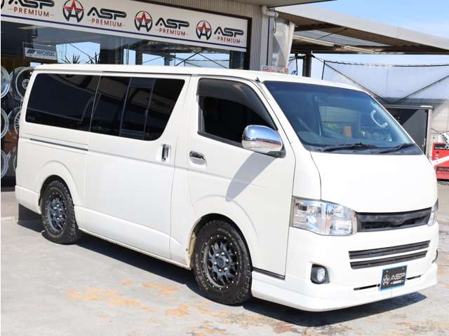 Toyota Hiace Van 7
