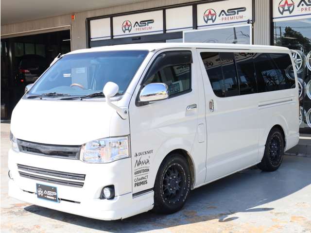 Toyota Hiace Van 8