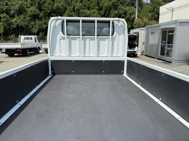 Mitsubishi Fuso Canter 11