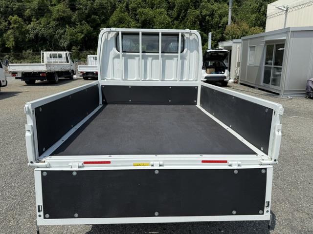 Mitsubishi Fuso Canter 10