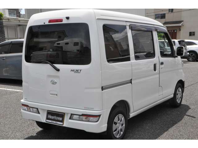 Daihatsu Hijet Cargo 12